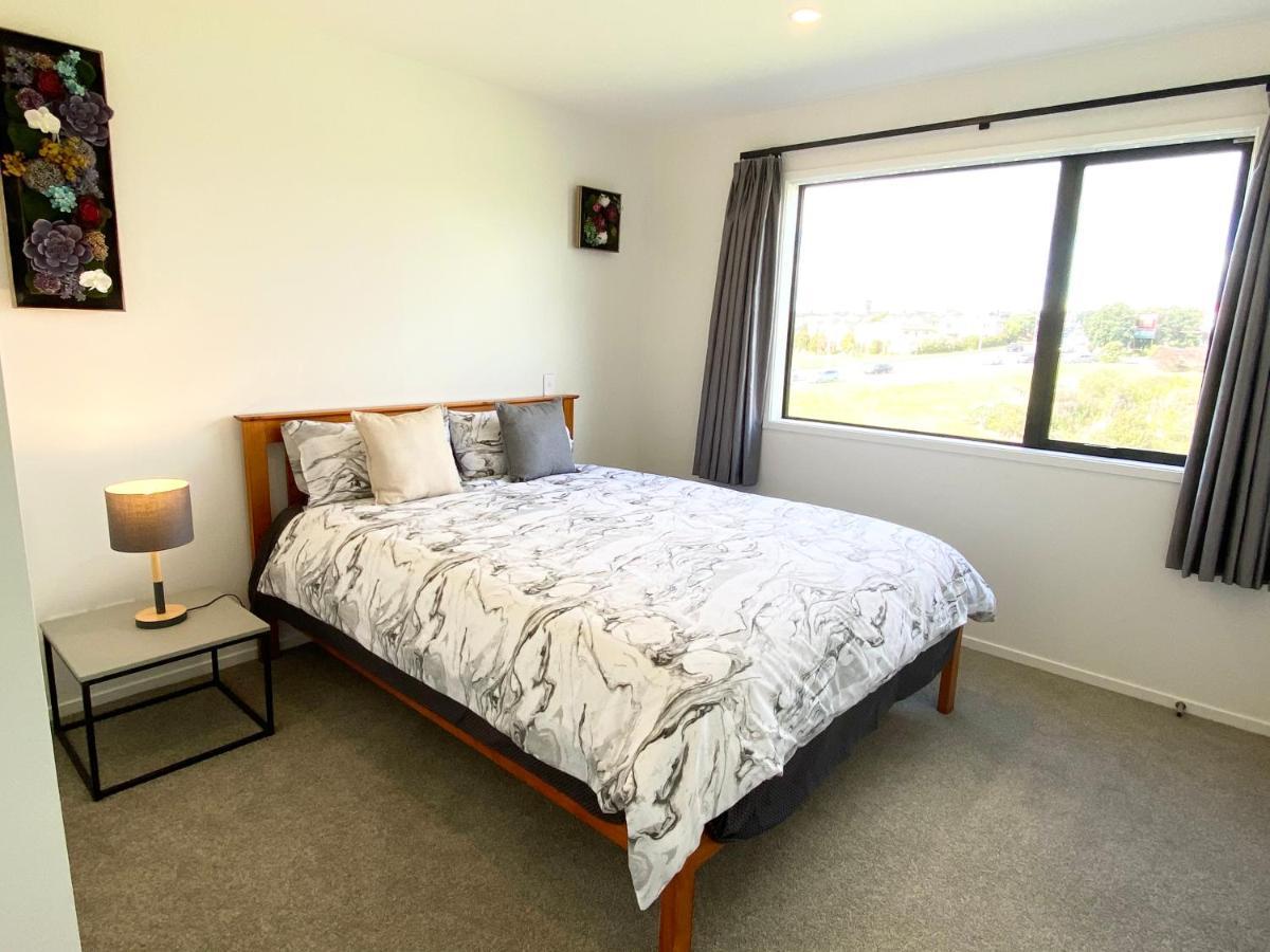 Stunning Townhouse - Walking To Botany Shopping Center Leilighet Auckland Eksteriør bilde