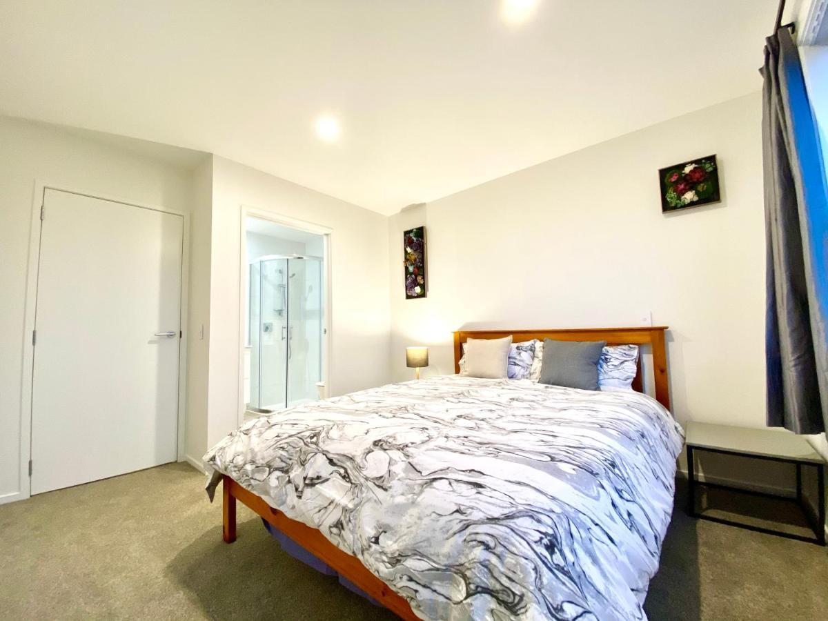 Stunning Townhouse - Walking To Botany Shopping Center Leilighet Auckland Eksteriør bilde