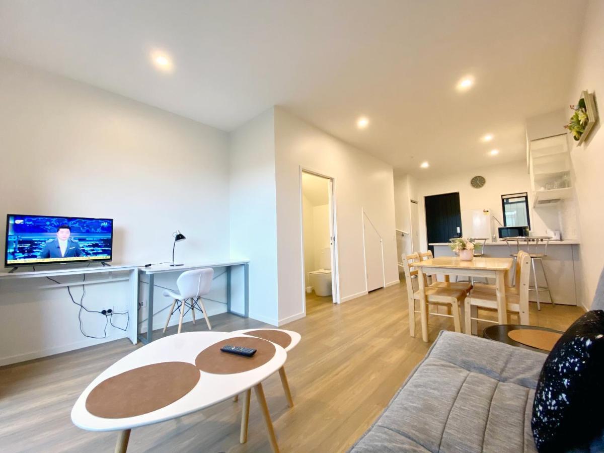 Stunning Townhouse - Walking To Botany Shopping Center Leilighet Auckland Eksteriør bilde