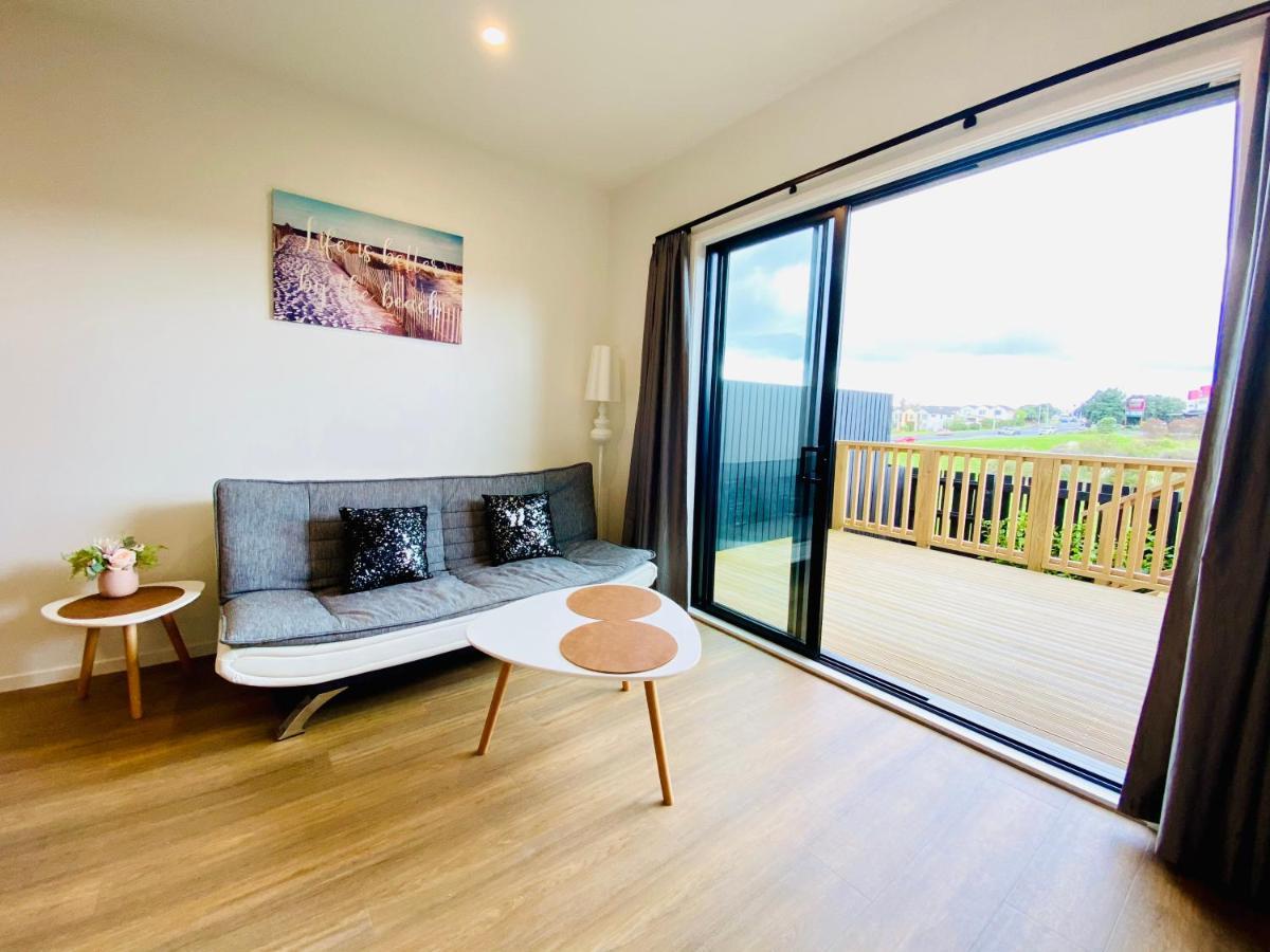 Stunning Townhouse - Walking To Botany Shopping Center Leilighet Auckland Eksteriør bilde