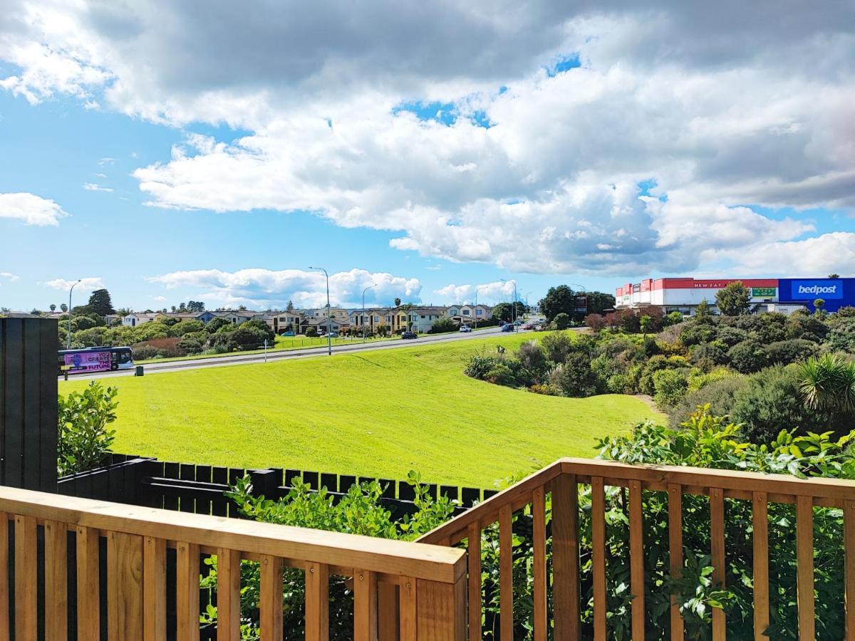 Stunning Townhouse - Walking To Botany Shopping Center Leilighet Auckland Eksteriør bilde