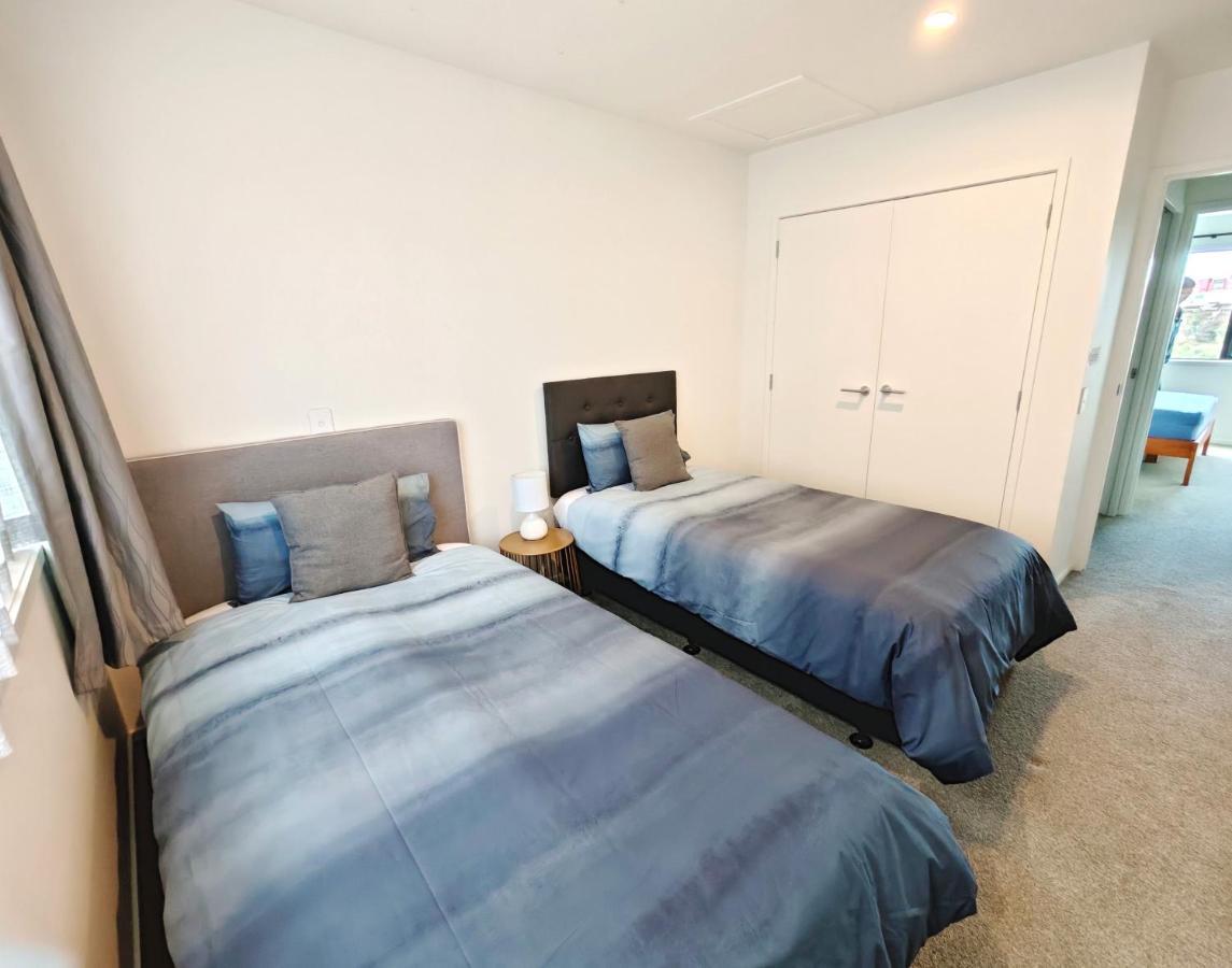 Stunning Townhouse - Walking To Botany Shopping Center Leilighet Auckland Eksteriør bilde